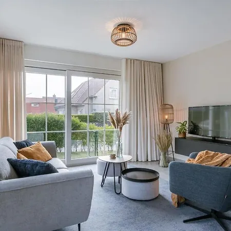 Apartamento With Pleasant Terrace And Garden De Haan