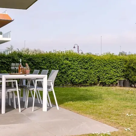 Apartman With Pleasant Terrace And Garden *